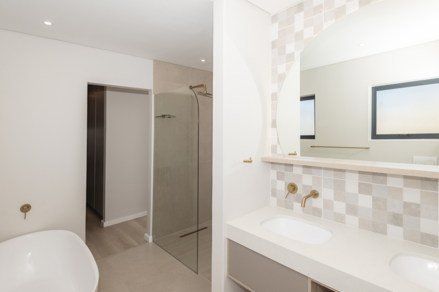 3 Bedroom Property for Sale in Country Club Western Cape